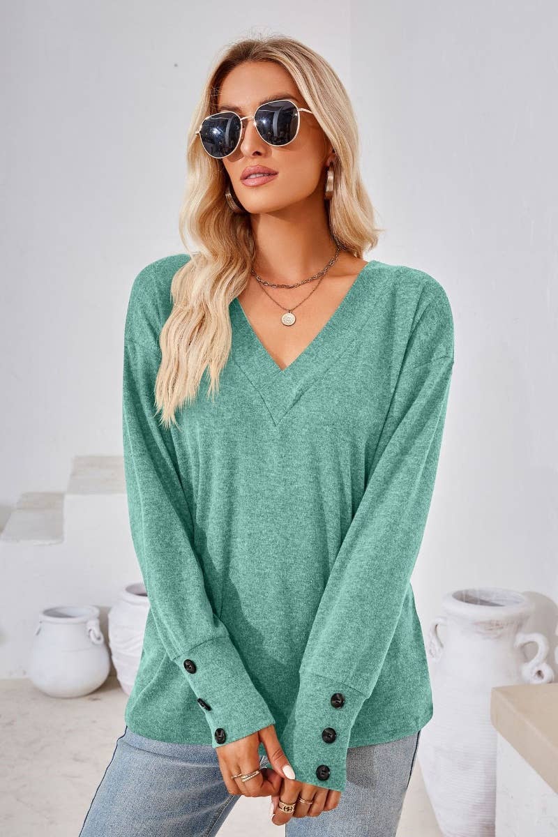 CWTBLL2693_WINTER V-NECK LONG SLEEVE BUTTON-UP TOP