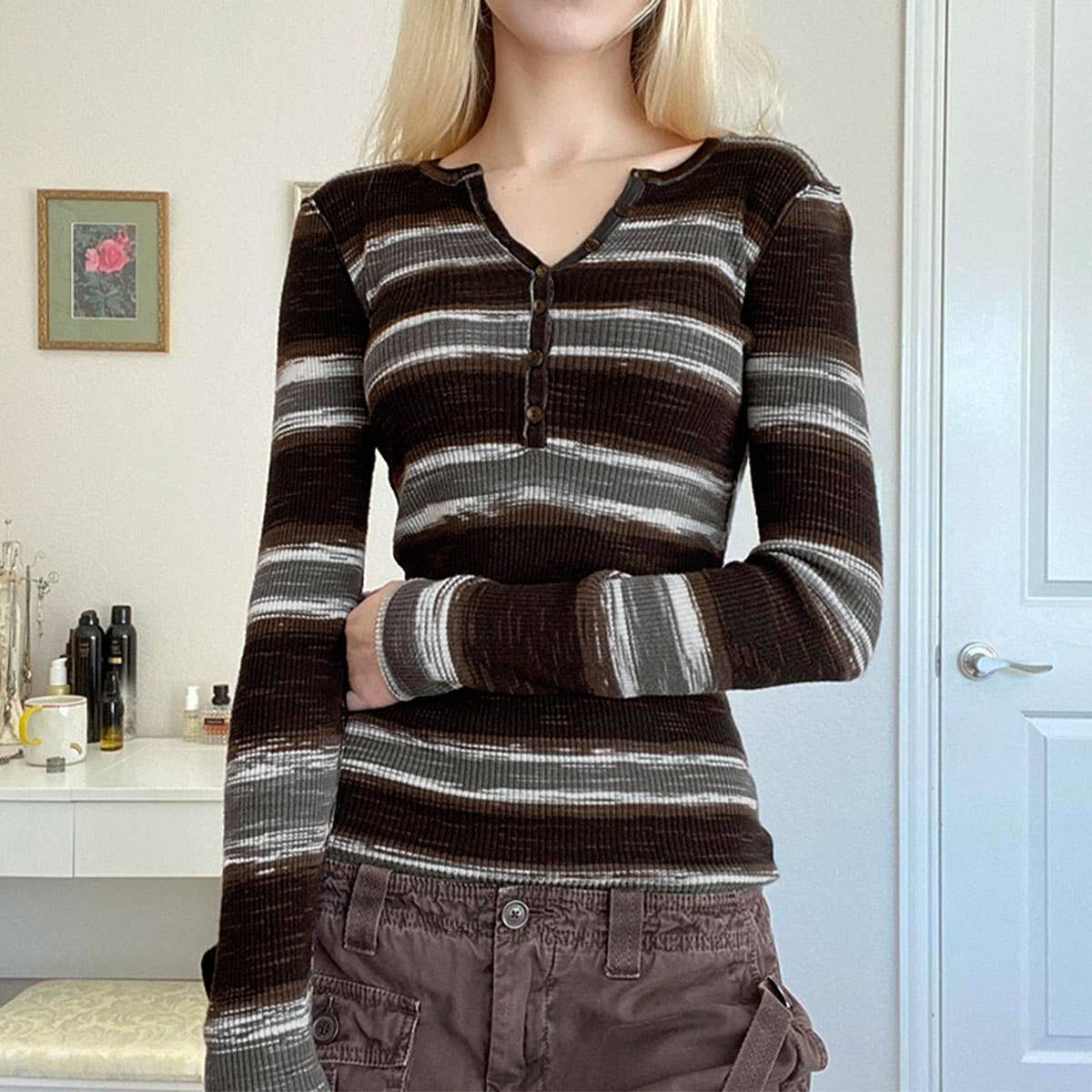 CREW-NECK HALF BUTTON SLIMMING COLOR SWEATER