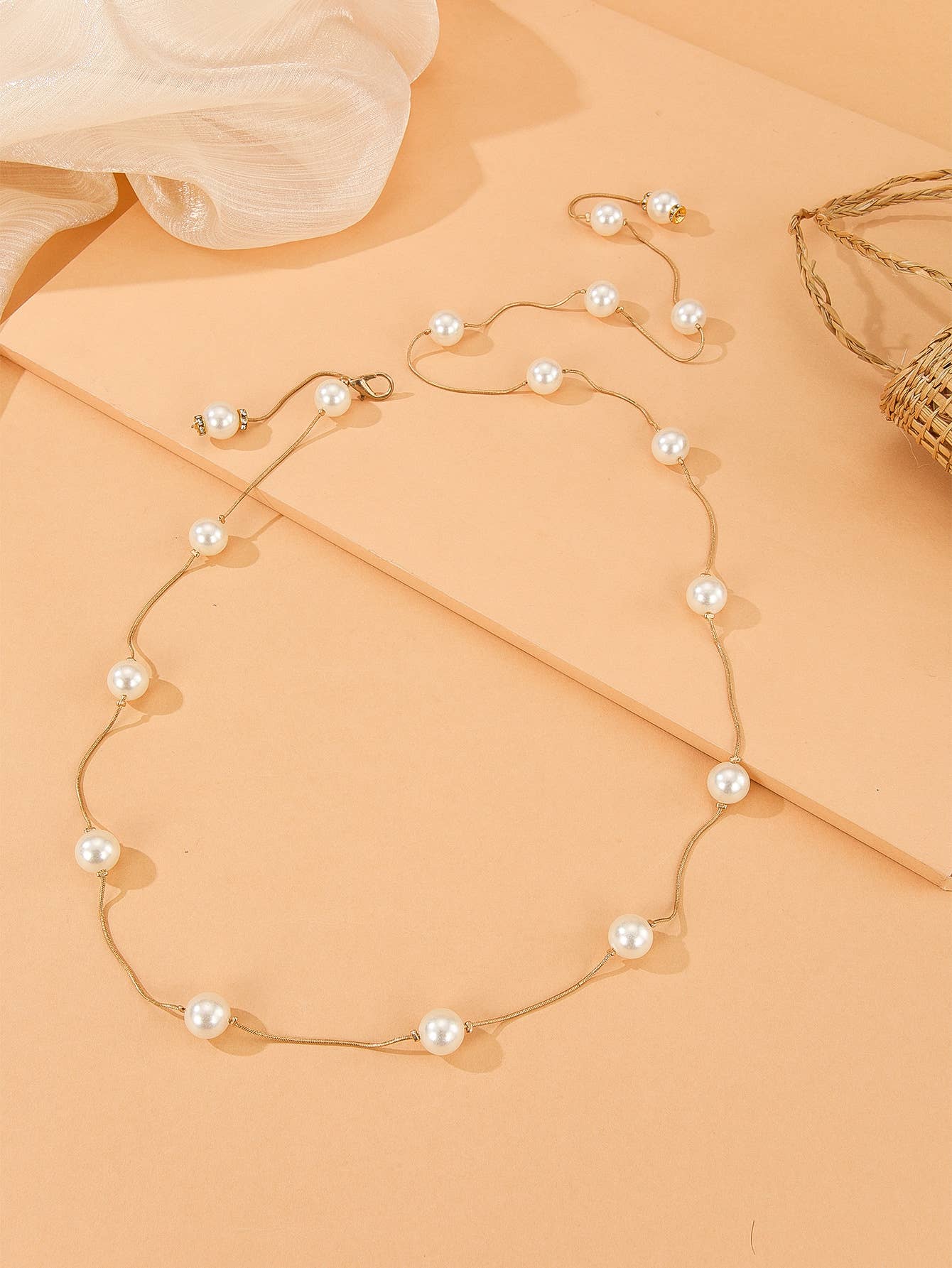 Dress delicate and high-end pearl waist chain