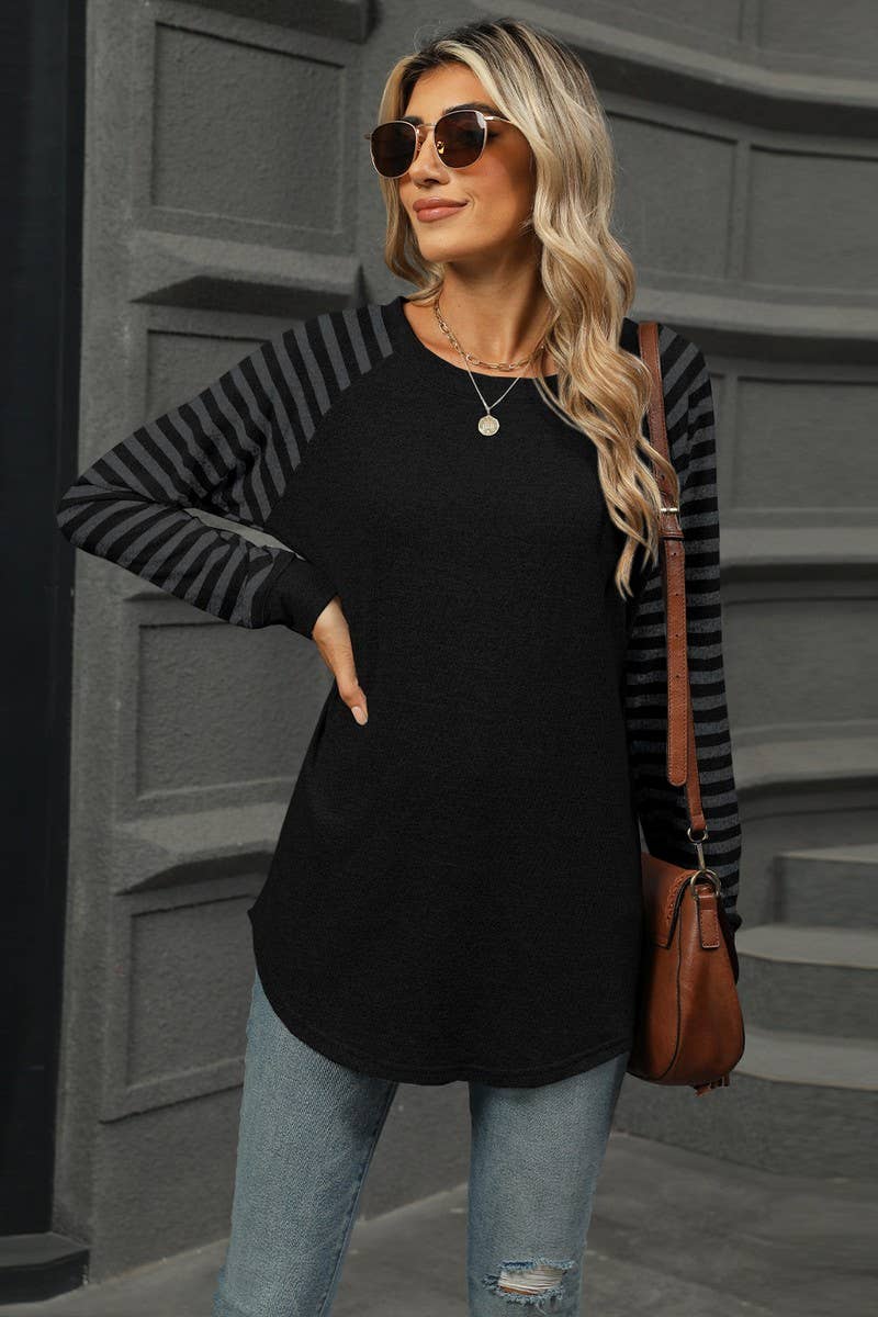 CWTBLL3698_CONTRAST STRIPE CREW NECK SWALLOWTAIL TOP