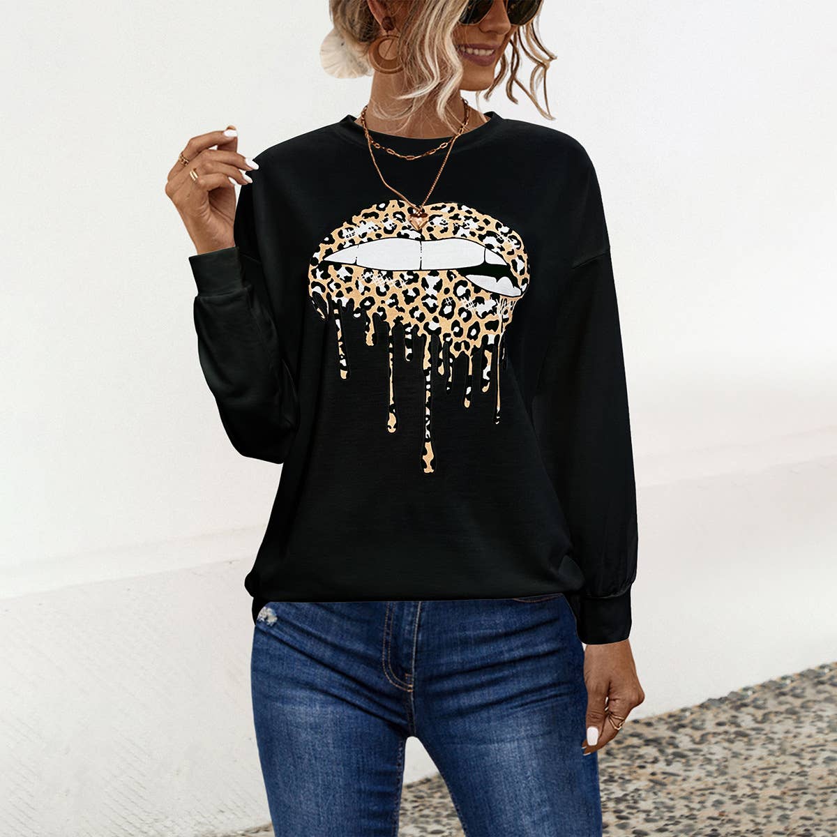 CREW-NECK LIP PRINT LONG-SLEEVED BAGGY HOODIE