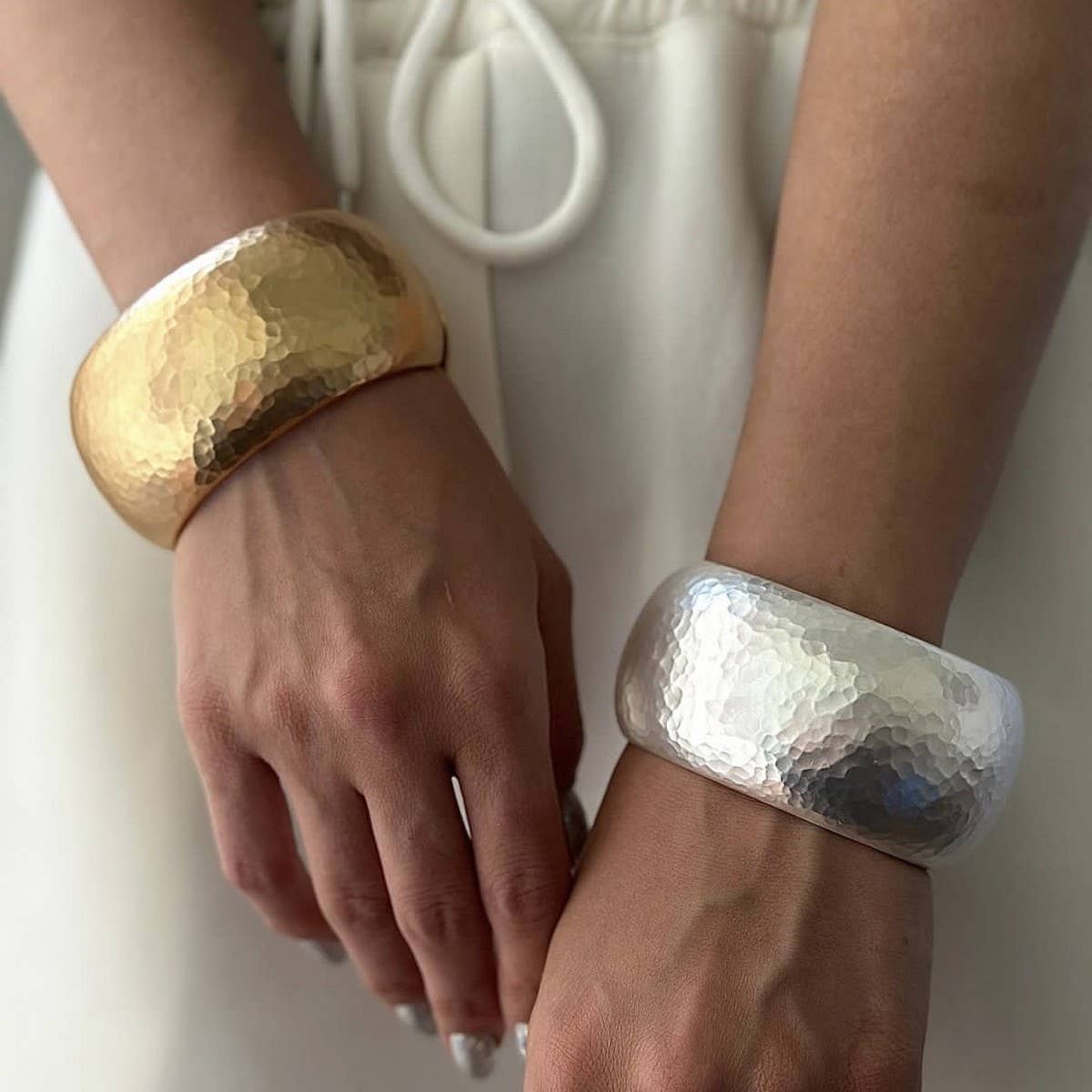 FASHIONABLE DESIGN SPRING BRACELET FOR WOMEN