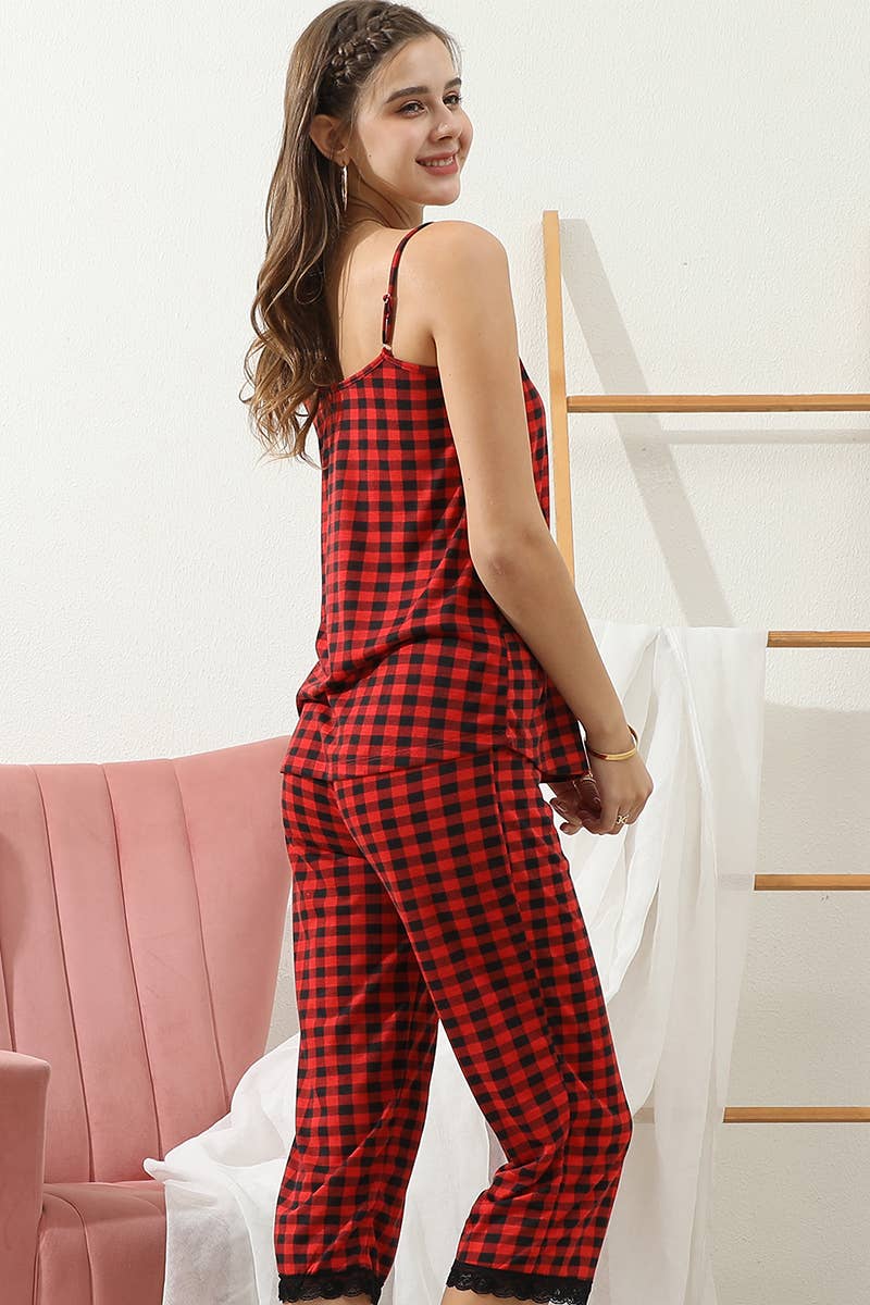 CWSPJ037_LACE DETAILED TOP AND CAPRI PANTS SET