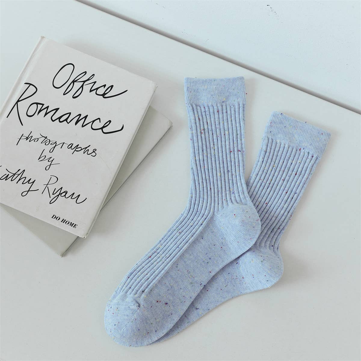 WOMEN AUTUMN AND WINTER MID-LENGTH SOCKS