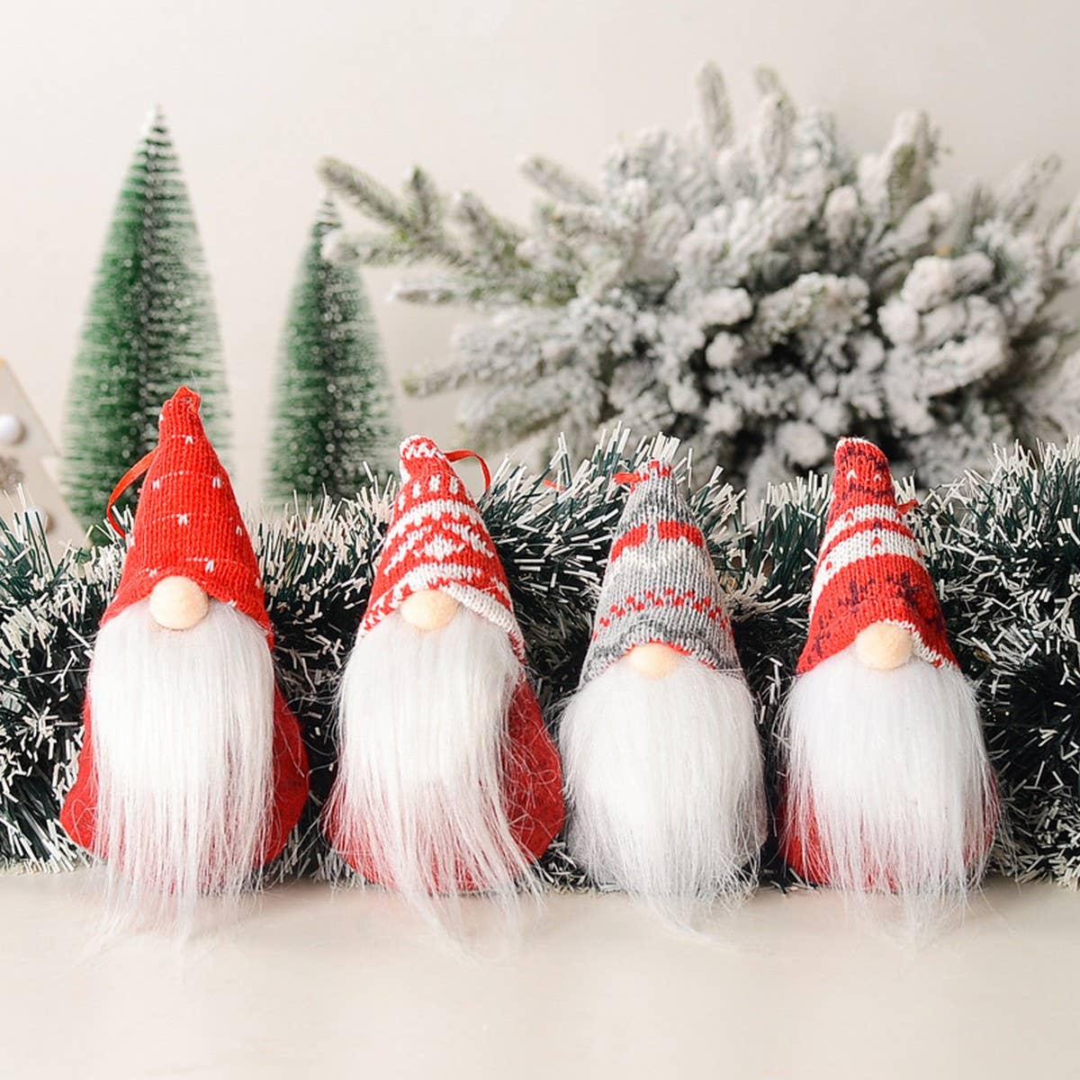 CHRISTMAS DECORATIONS CHRISTMAS TREE ORNAMENTS