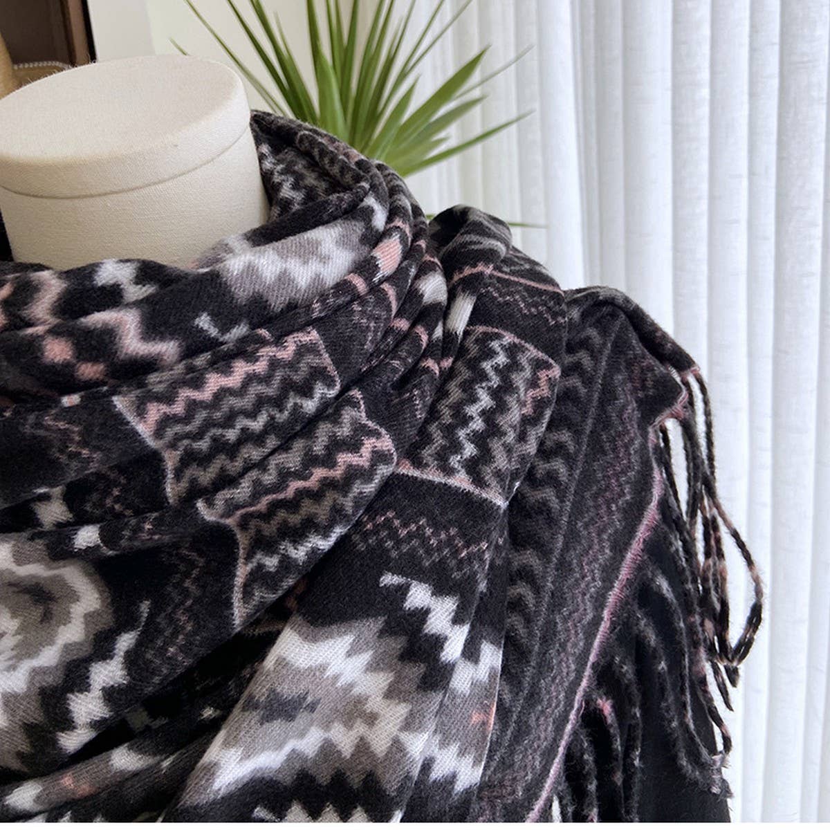ETHNIC STYLE DOUBLE-SIDED PRINTED TASSEL SCARF