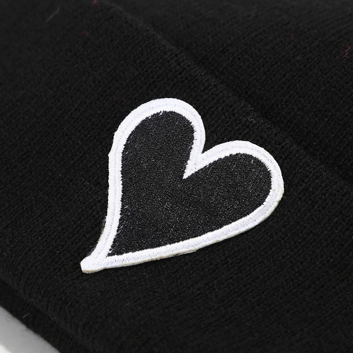 WINTER SIMPLE HEART PATCH KNITTED HAT_CWAH1605