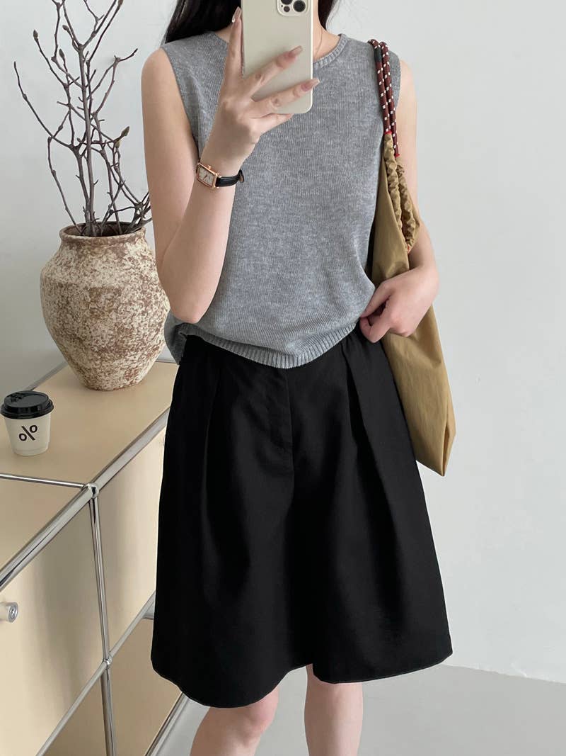 CREW-NECK AGE REDUCTION T-SHIRT SLEEVELESS TOP