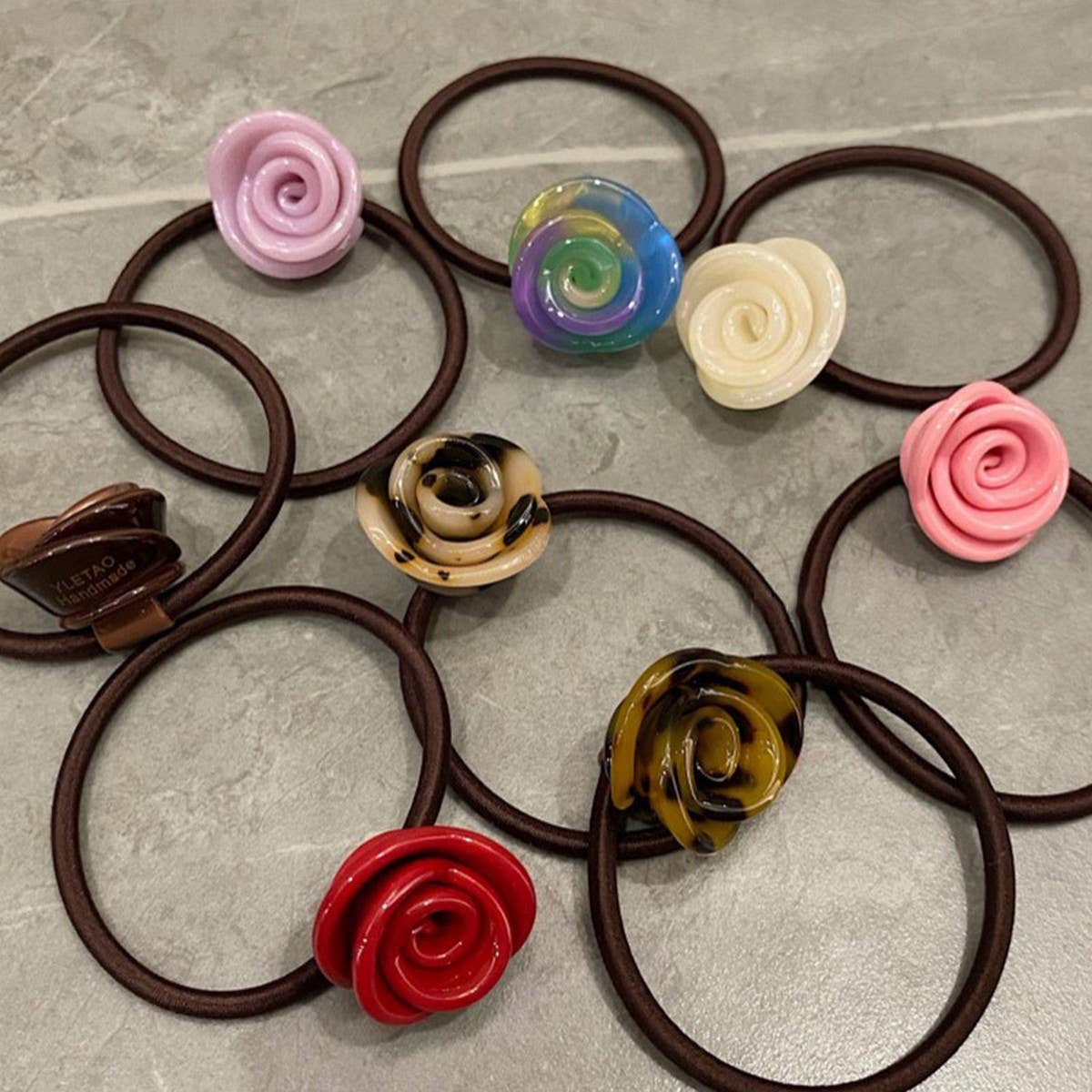 SWEET AND SIMPLE HEADBAND WITH ROSE FLOWERS_CWAHA1291
