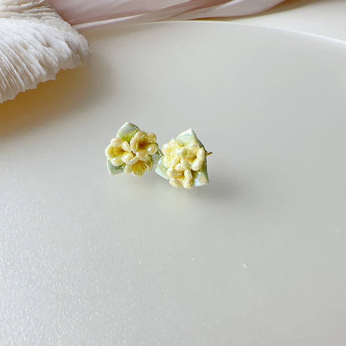 RETRO SWEET FOREST TRIANGLE EARRINGS