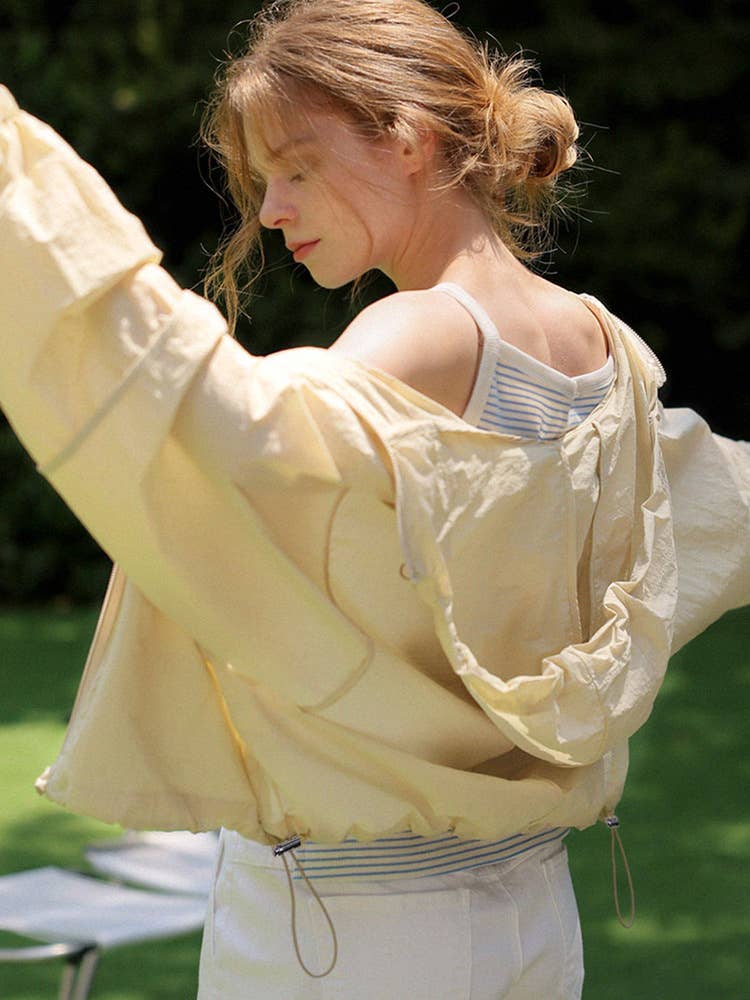 Breathable drawstring hooded sunscreen coat