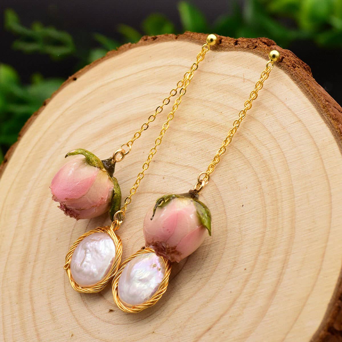 NEW HIGH-END RETRO FLOWER PEARL EARRINGS