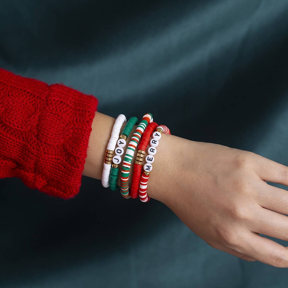 SIMPLE CONTRASTING COLOR LETTER BRACELET_CWAJE1492