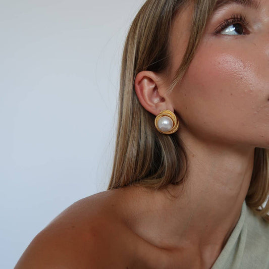 PREMIUM 18K GOLD STAINLESS STEEL PEARL EARRINGS_CWASC1651