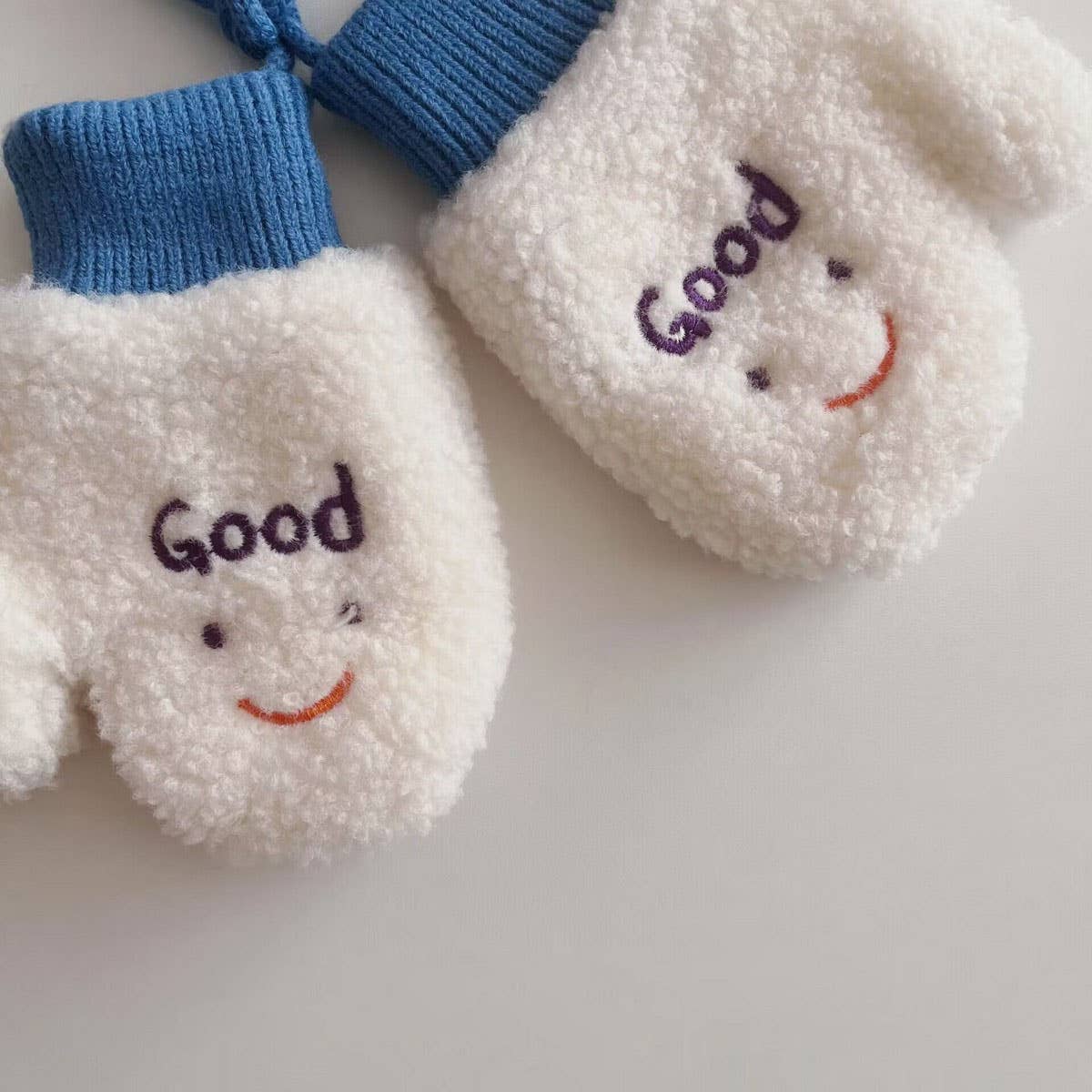 CHILDREN'S CUTE SMILING FACE LAMBSKIN GLOVES
