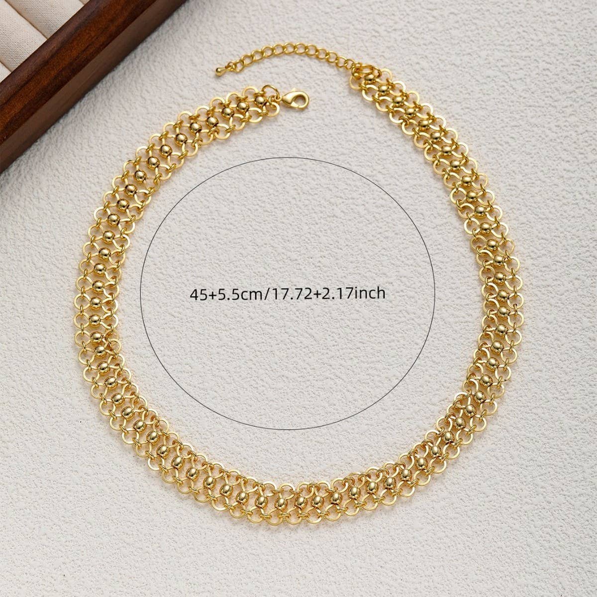 CHUNKY CHAIN STATEMENT NECKLACE WITH CLASP DESIGN