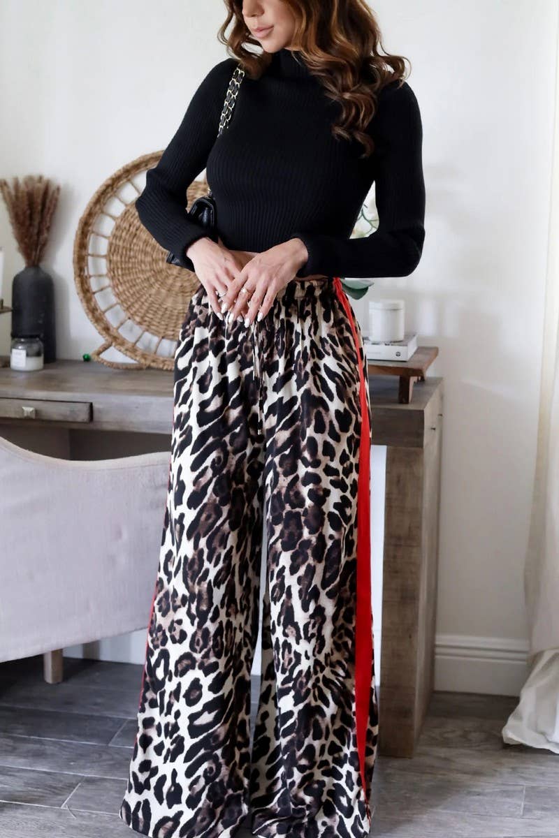 CWBLP2039_LEOPARD PRINT PATCHWORK ELEGANT WIDE-LEG TROUSERS