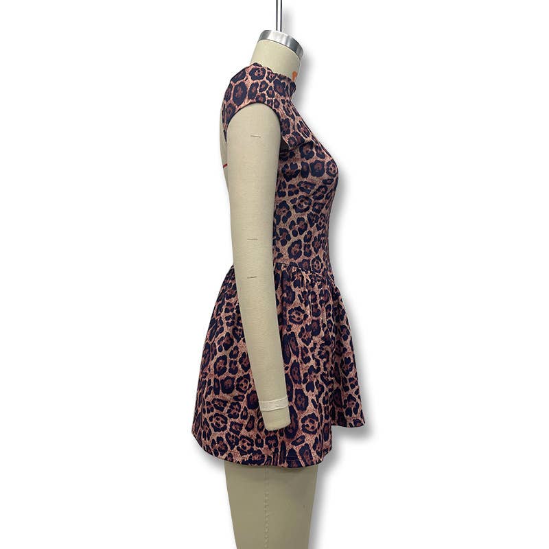 Backless round neck leopard print pleated dress