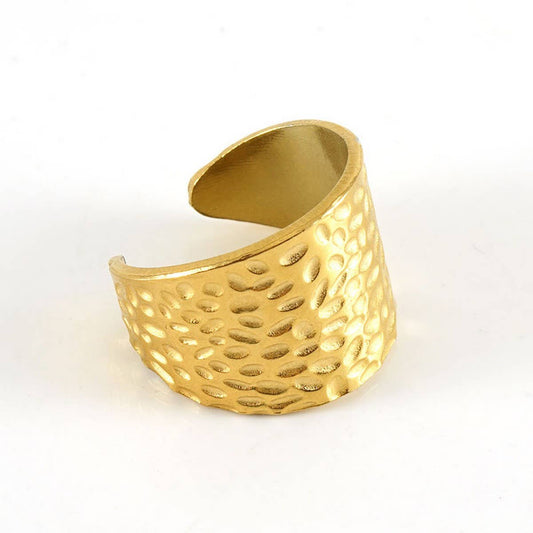 18K stainless steel hammer cut ring