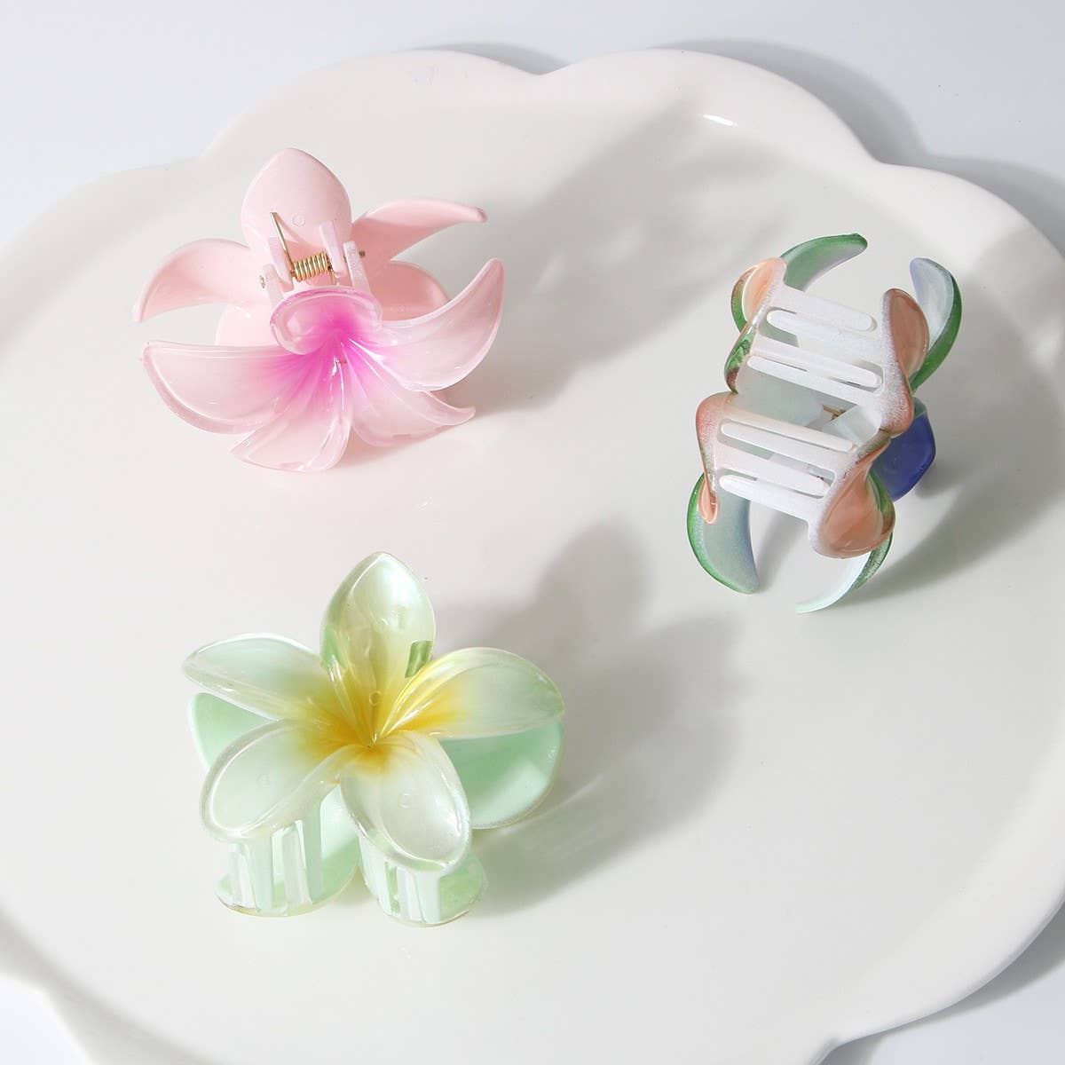 Pearl Gradient Large Egg Flower Hair Claw Clip_CWMM4984