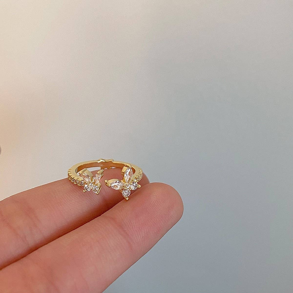 GOLD MULTI-LAYER HOLLOW ZIRCONIA SHELL PEARL RING