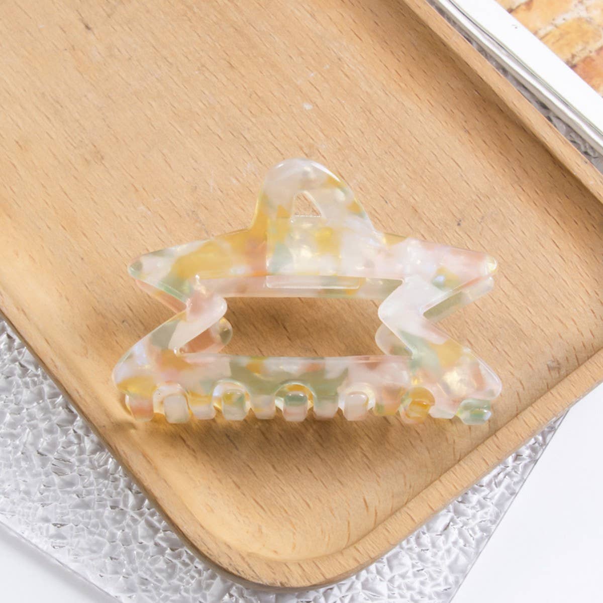 CWAHA1435_GLAMOUR TRANSPARENT STAR HAIR CLAW CLIP