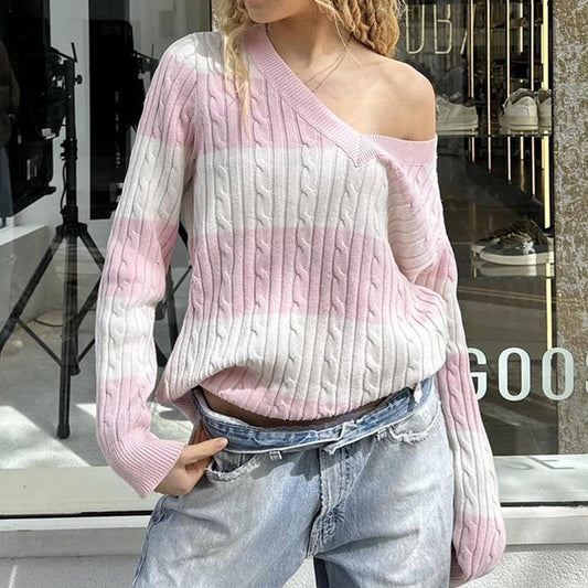 COLOR-MATCHING STRIPED V-NECK SLIM-FIT PULLOVER