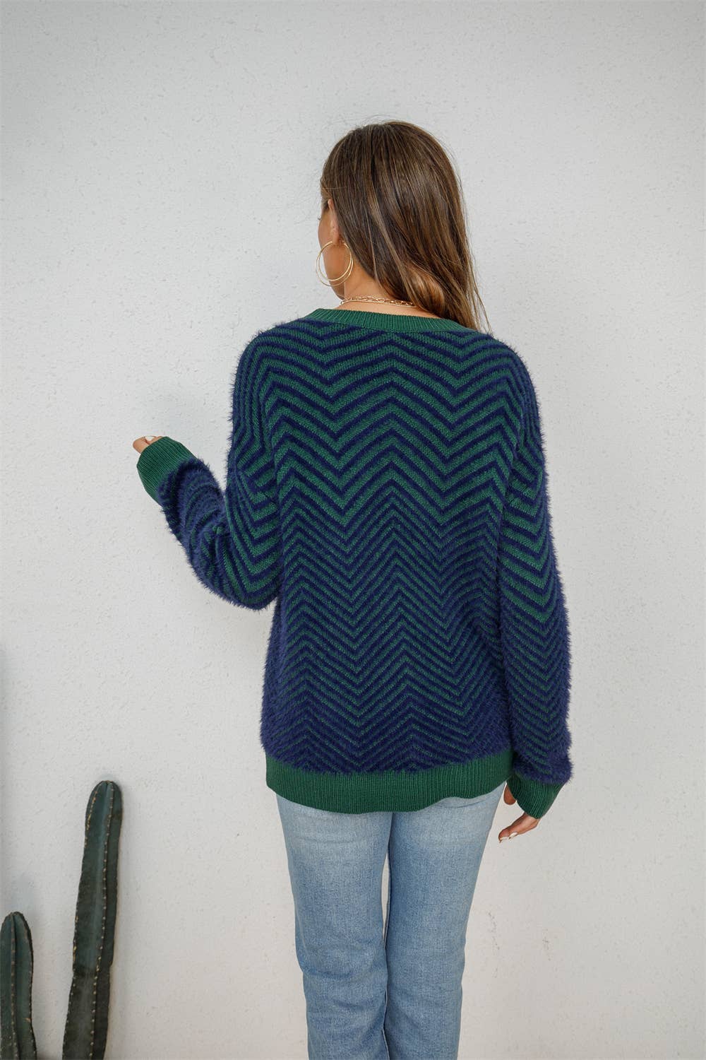 CREW-NECK PULLOVER LONG-SLEEVED KNIT SWEATER