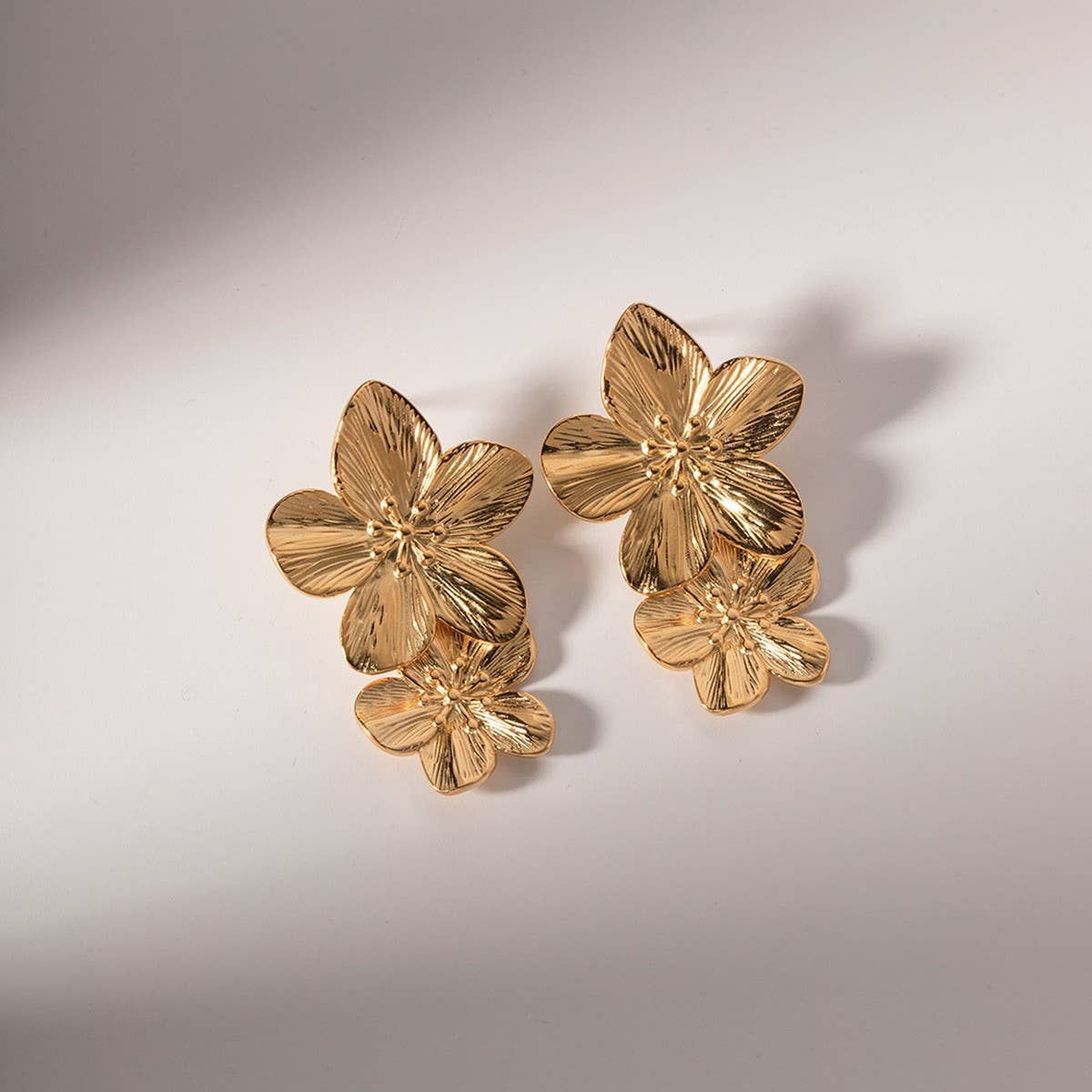 FASHIONABLEANDLUXURIOUSPERSONALITY EARRINGS