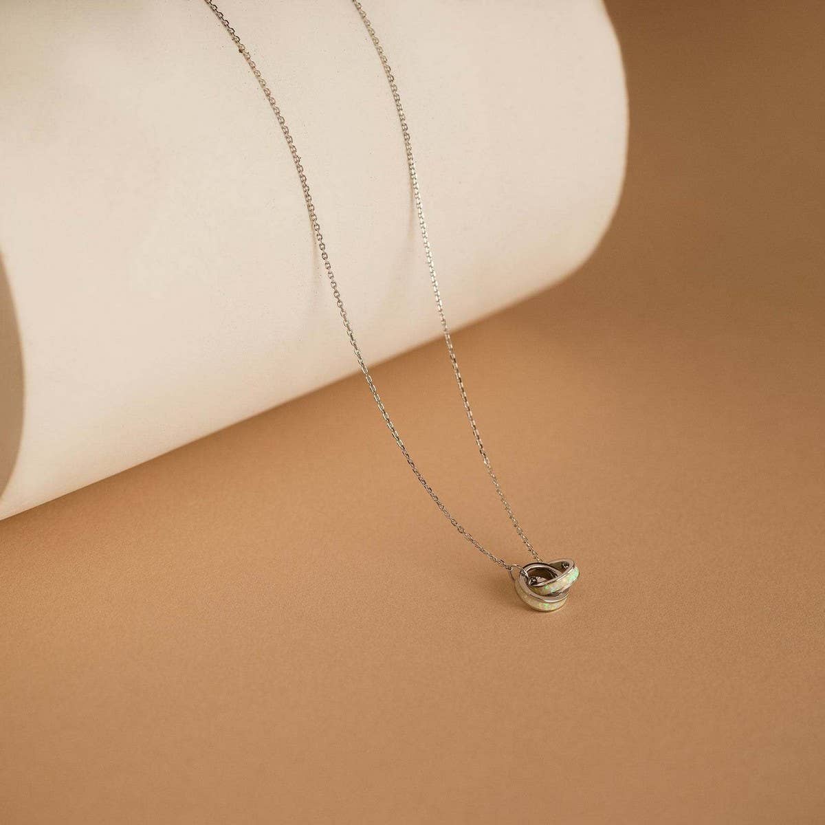 Simple Eternity Circle Asymmetric Necklace_CWMM5599