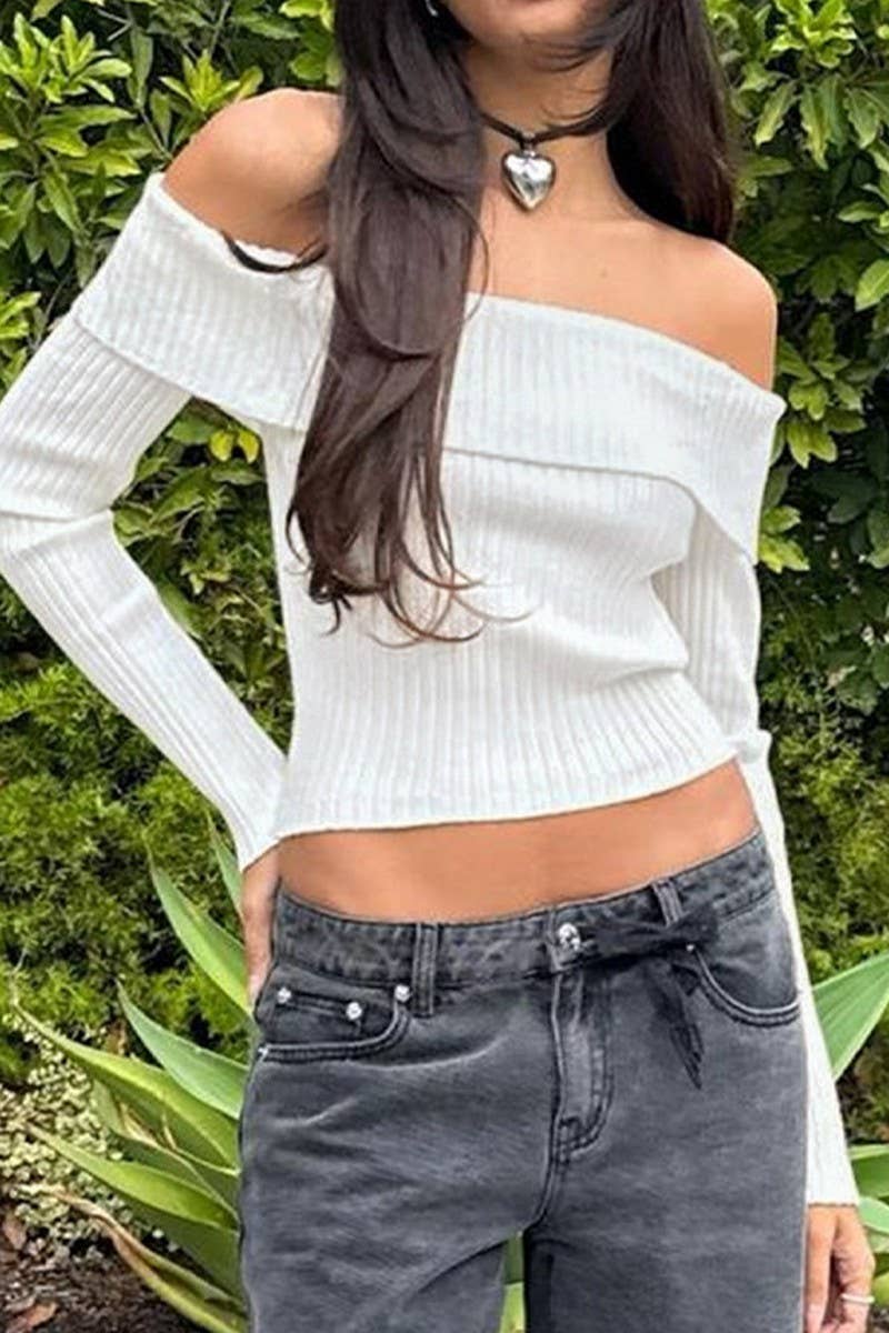 CWTBLL00729_OFF SHOULDER CROPPED WHITE KNIT SWEATER