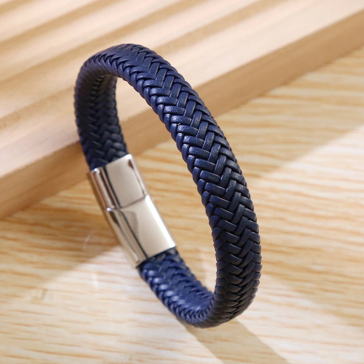SIMPLE MAGNETIC CLASP HANDWOVEN BRACELET_CWAJE1458