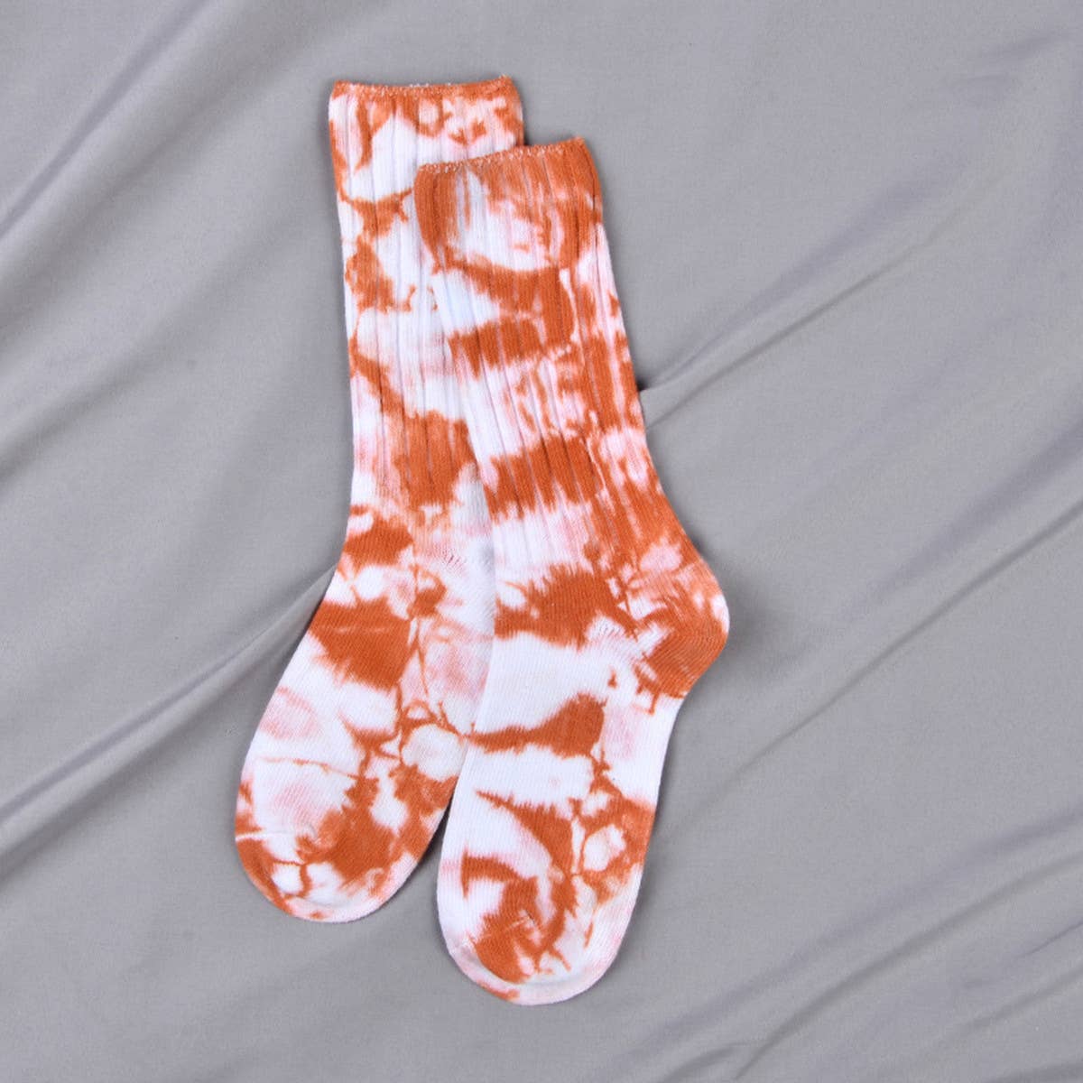 WOMEN DOUBLE-NEEDLE TIE-DYEING MID-TUBE SOCKS