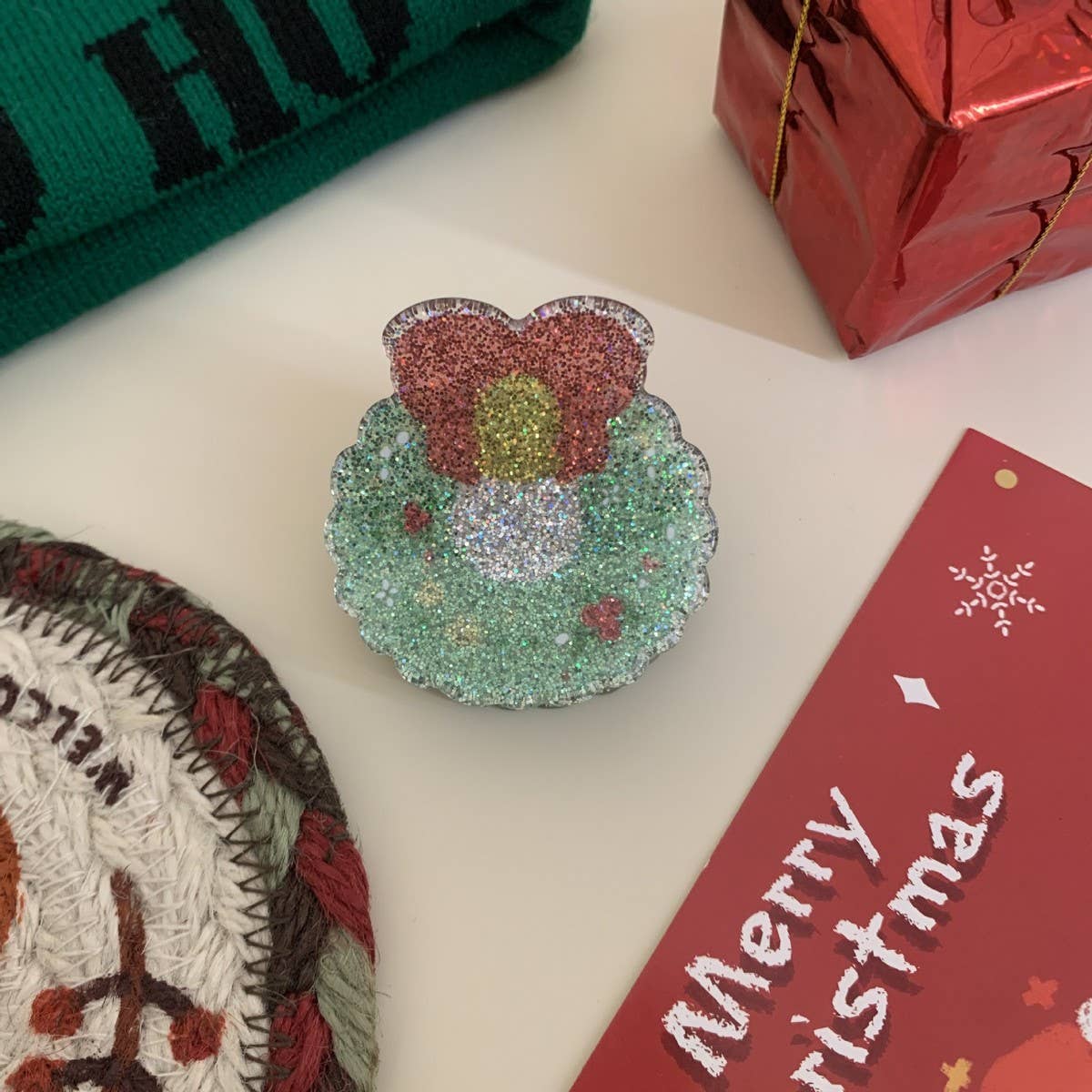 CWAHA07725_CHRISTMAS ACRYLIC SANTA REINDEER HAIR CLAW CLIP