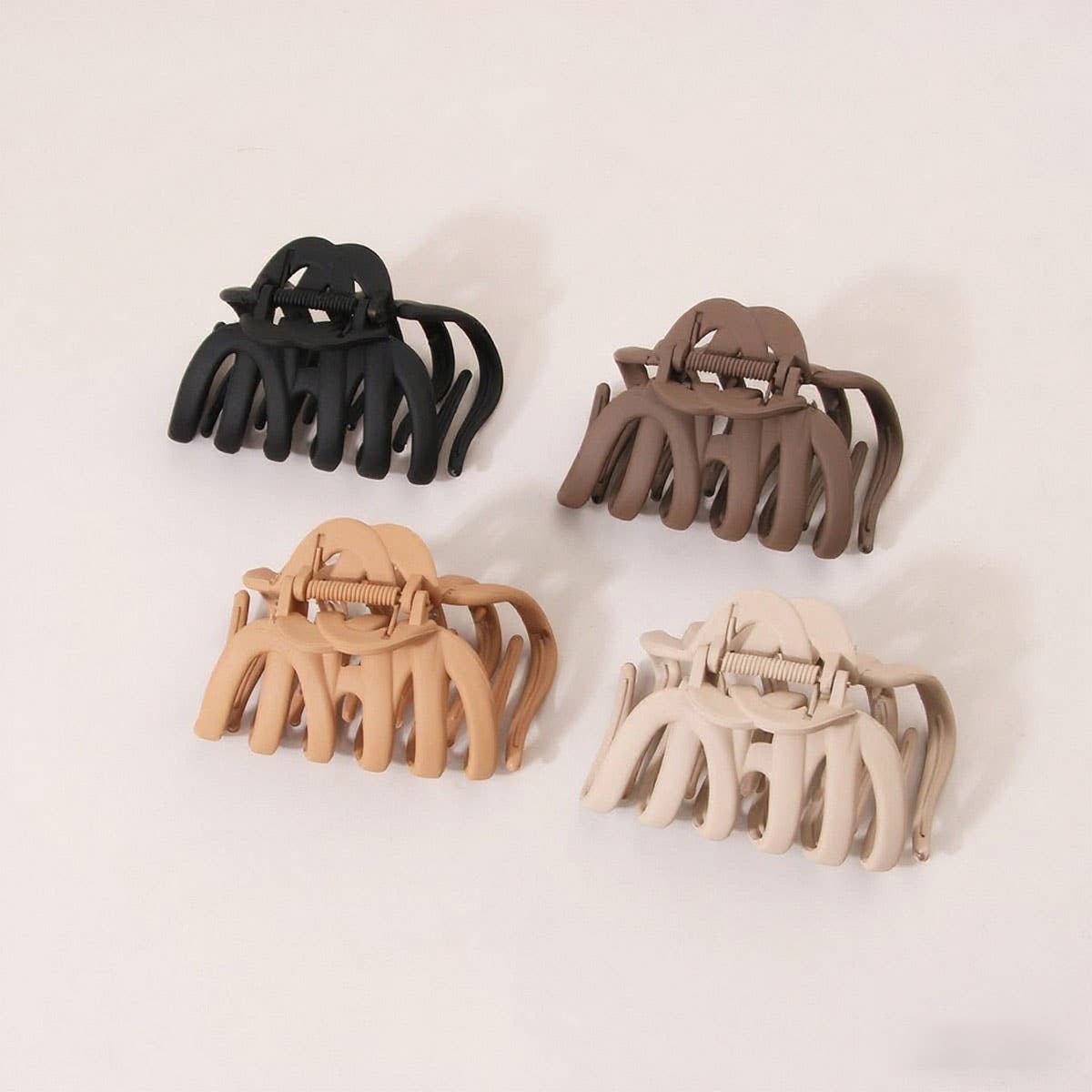CWAHA07440_MATTE LARGE PUMPKIN HAIR CLAW CLIP FOR WOMEN