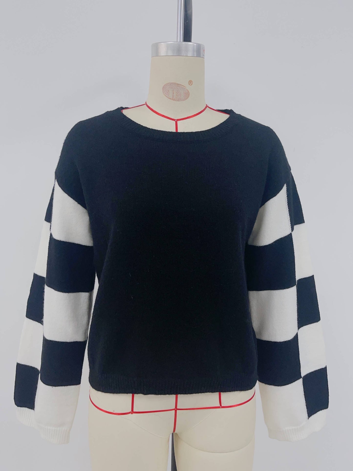 Fashionable color-blocking long-sleeved sweater