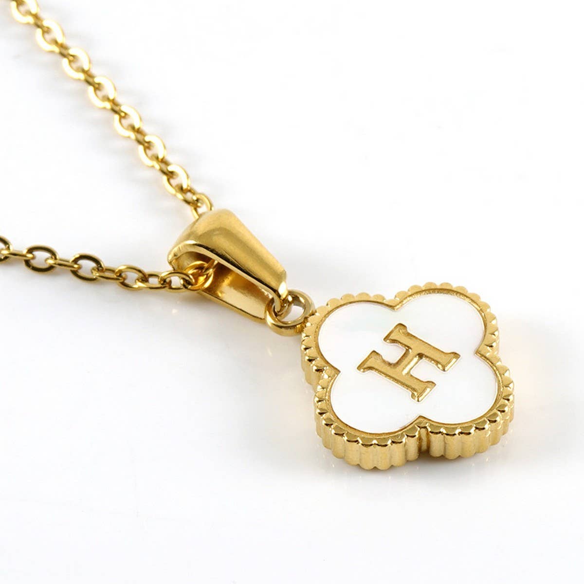 FOUR LEAF CLOVER 26 LETTER SHELL PENDANT NECKLACE