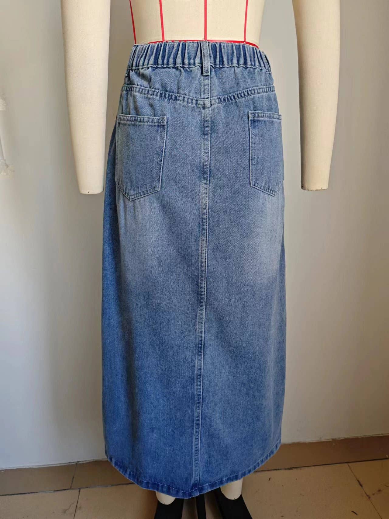 ELASTIC-WAISTED SLIT DENIM SKIRT