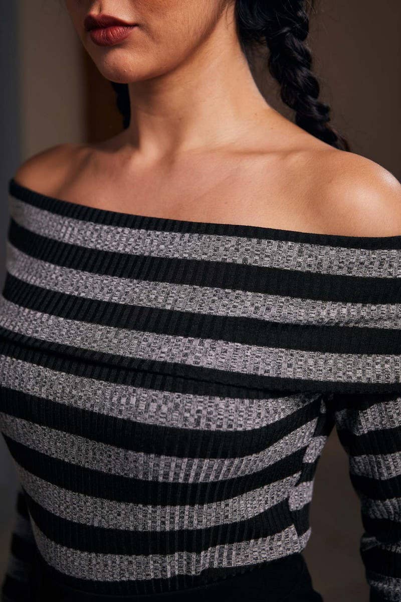 CWTBLL3967_COLORBLOCK OFF SHOULDER STRIPED SLIM FIT TEE