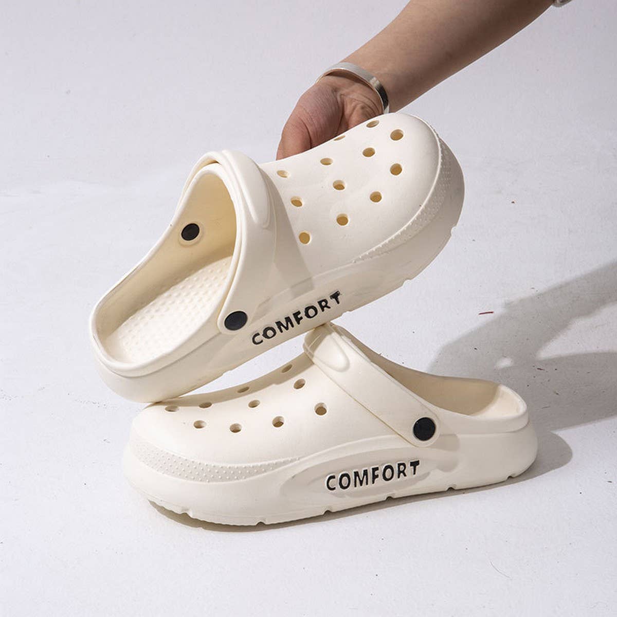 2024 NEW ANTI-SLIP TWO-WAY HOLE SANDALS_CWSHS0813