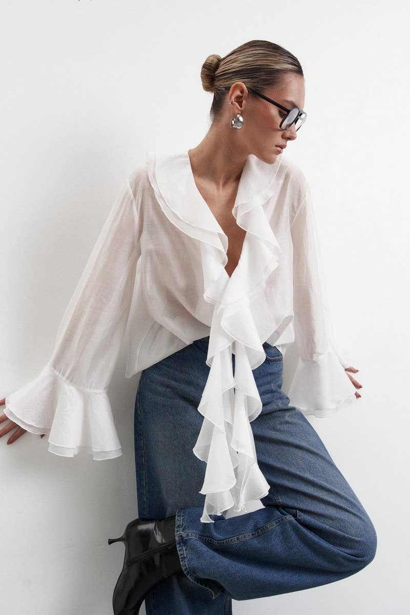 CWTBLL555_SOLID COLOR V-NECK RUFFLED LACE-UP SHIRT