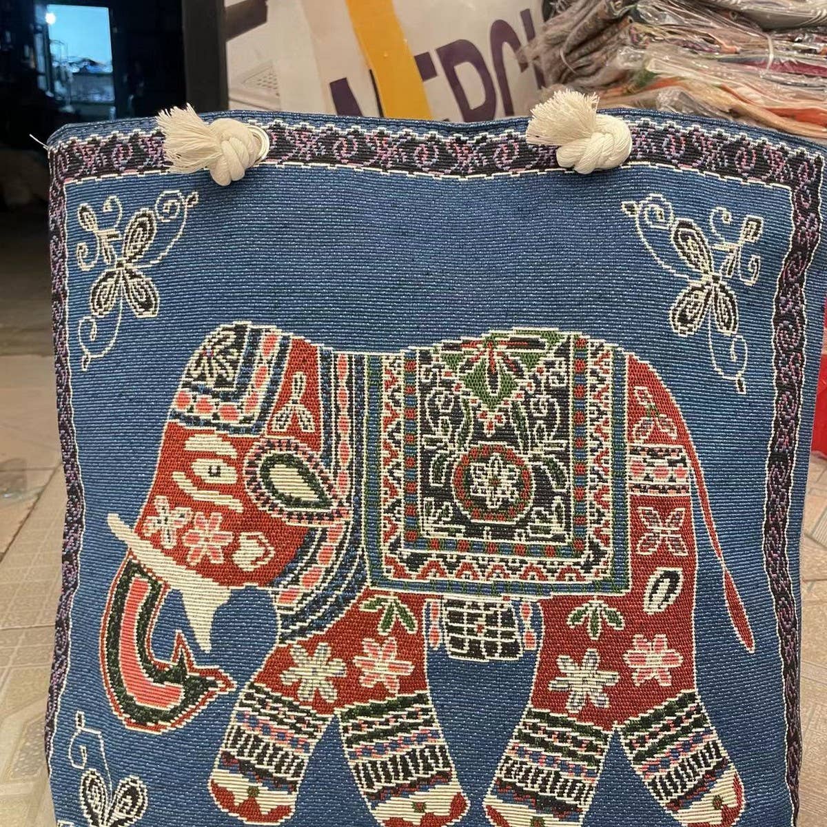 VINTAGE ANIMAL EMBROIDERED CANVAS TOTE BAG_CWAB1679
