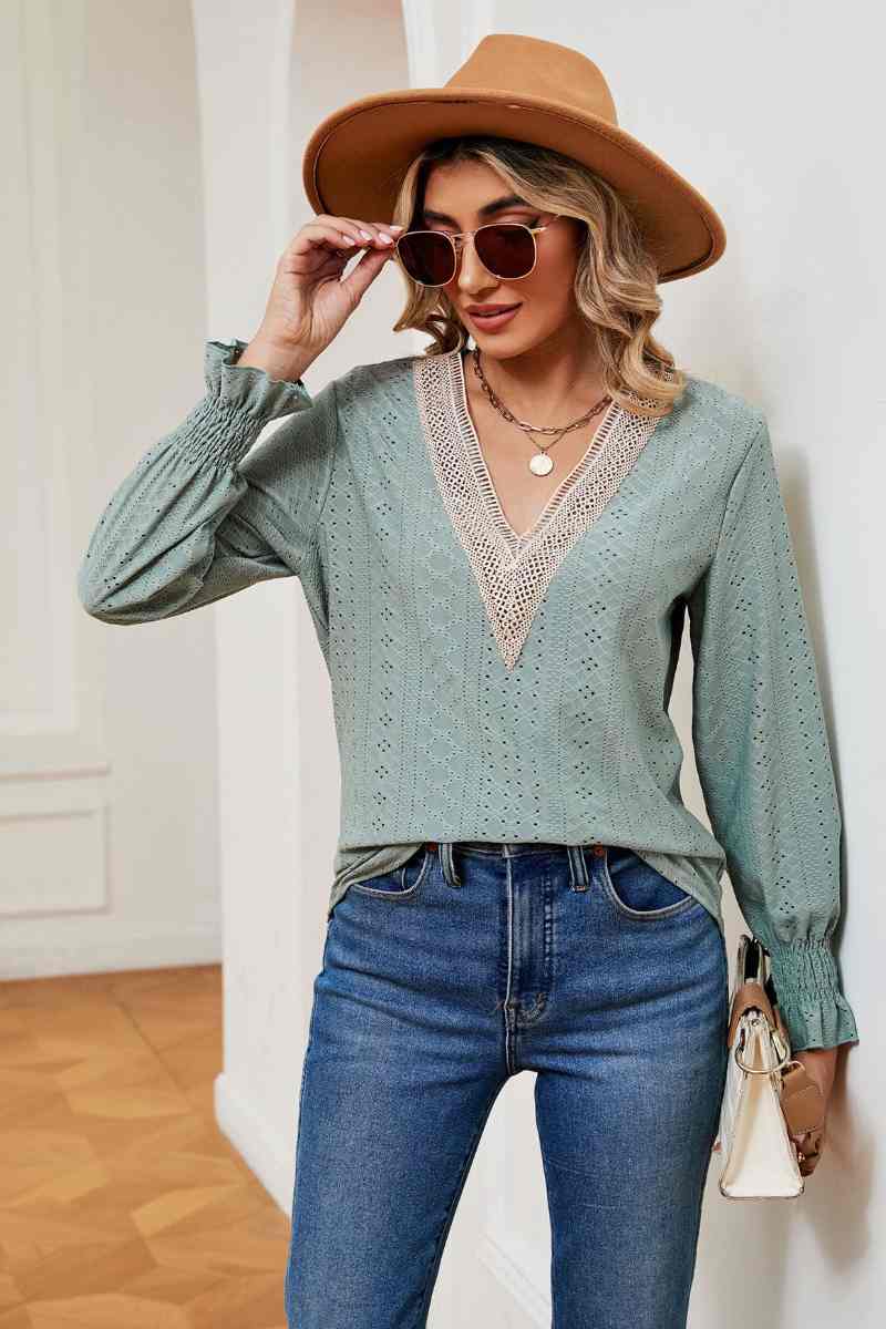 CWTBLL2837_V-NECK LACE PATCHWORK LONG-SLEEVED TOP