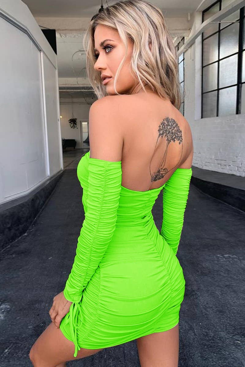 CWDSD10800_OFF SHOULDER LONG SLEEVE RUCHED TIE DRESS