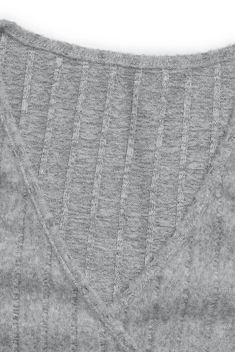 CWTBLL1759_SOLID COLOR STRIPED BRUSHED V-NECK T-SHIRT TOP