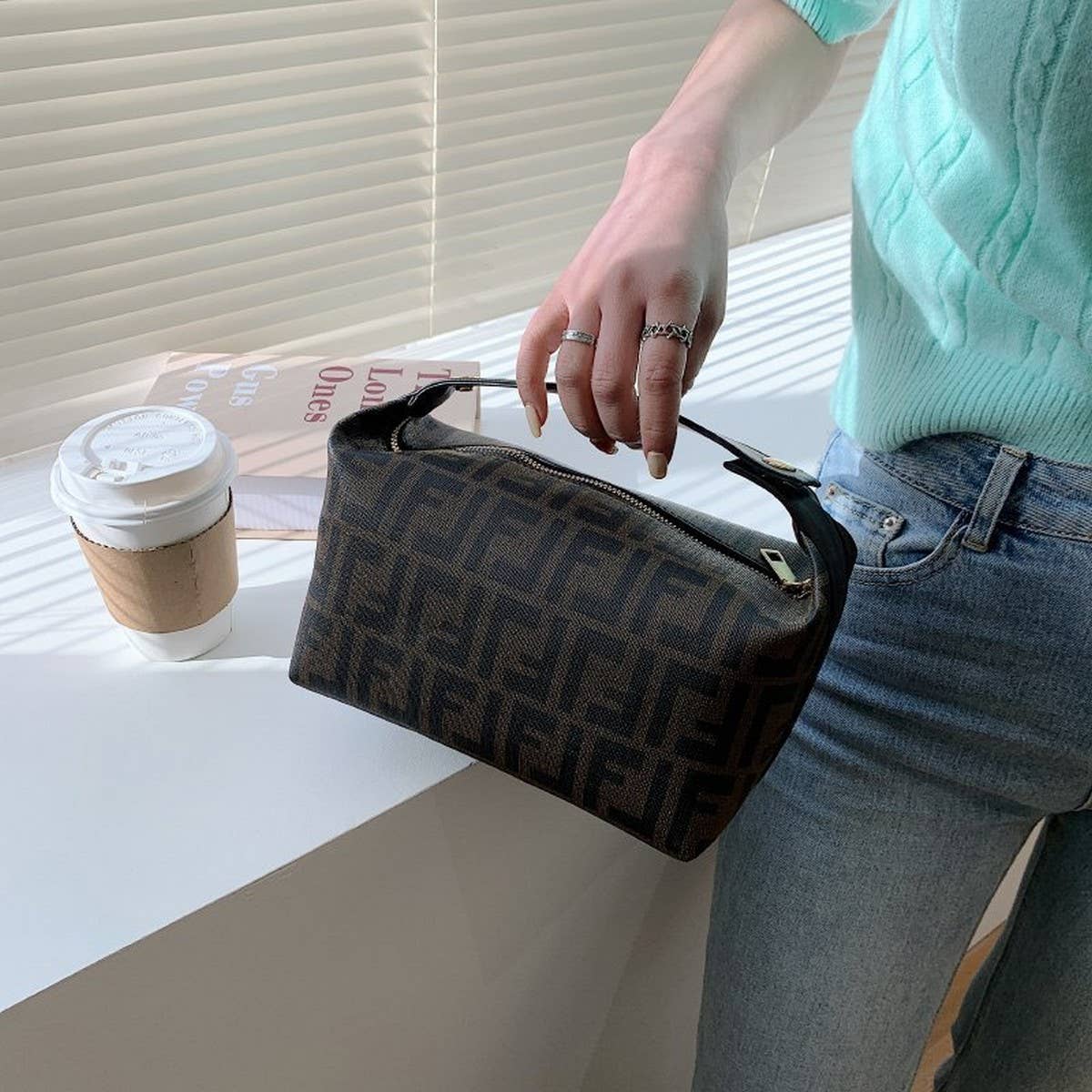 NEW ARRIVAL HIGH-END FASHION PORTABLE COSMETIC BAG_CWAB4389