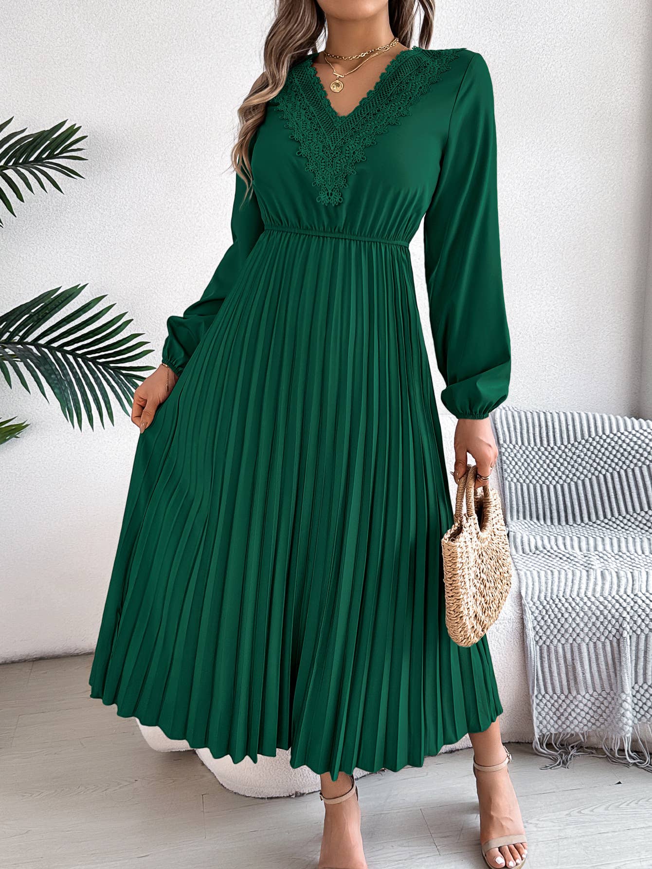 Elegant temperament V-neck waist pleated dress