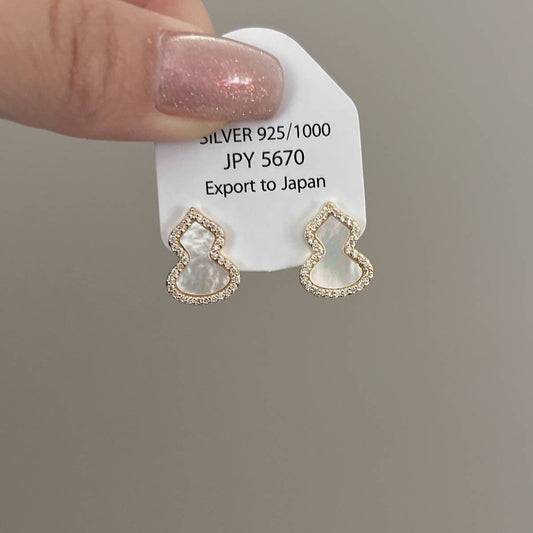 HIGH GRADE GOURD SHELL EARRINGS AND EARRINGS