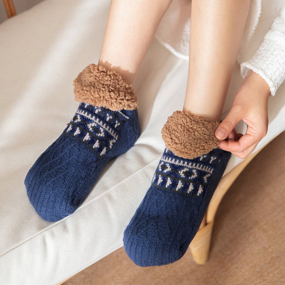 NON-SLIP WARM PLUSH INDOOR SLIPPERS_CWMS0703