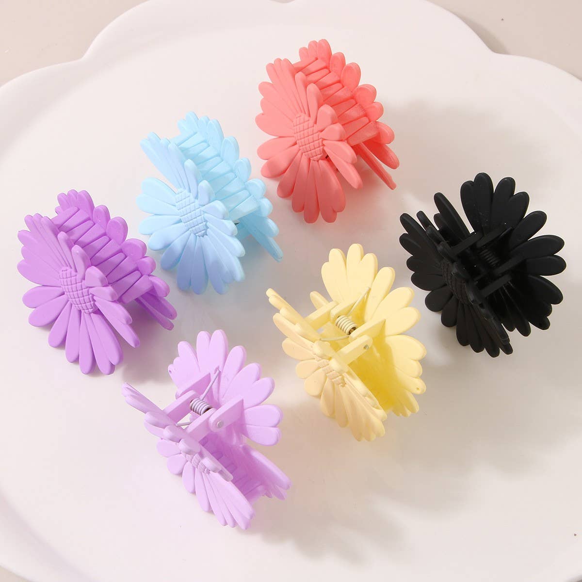 Matte Daisy Hair Claw, Floral Back Bun Shark Clip